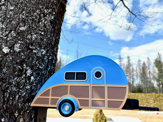 Teardrop Camper Birdhouse – Vintage Vibes for Modern Birds