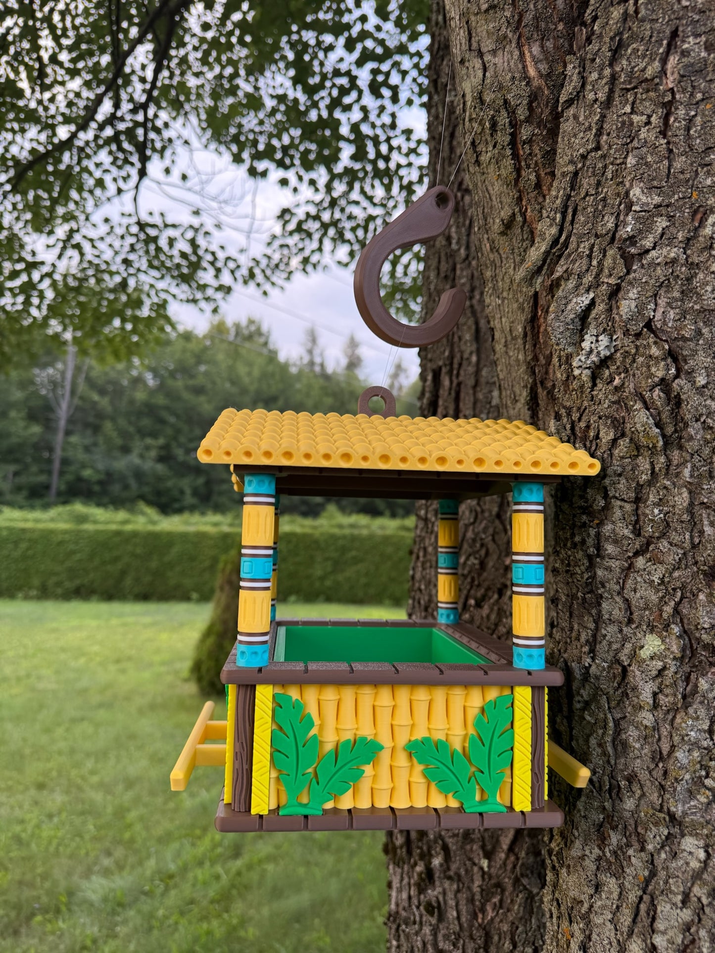 Tiki Bar Bird Feeder – Tropical vibes for your yard