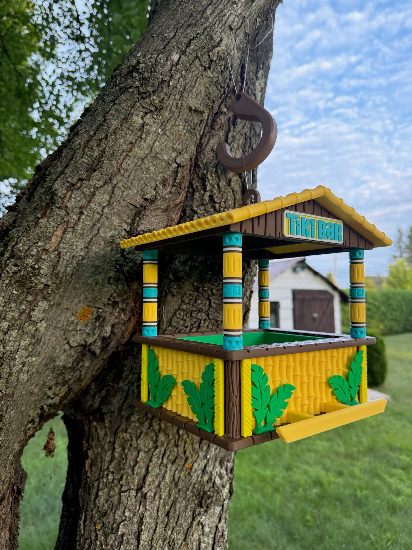 Tiki Bar Bird Feeder – Tropical vibes for your yard