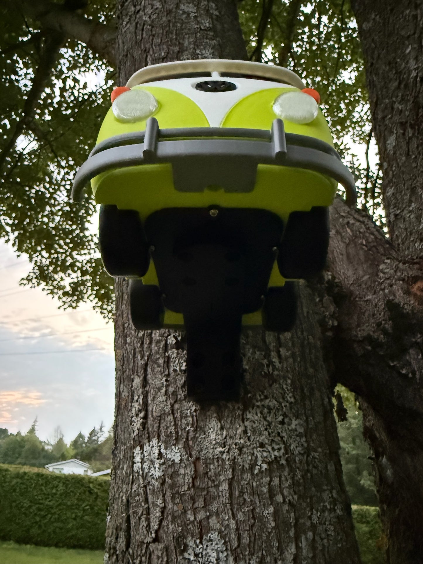 Retro Bus Birdhouse – A Road‑Trip Retreat for Feathered Friends