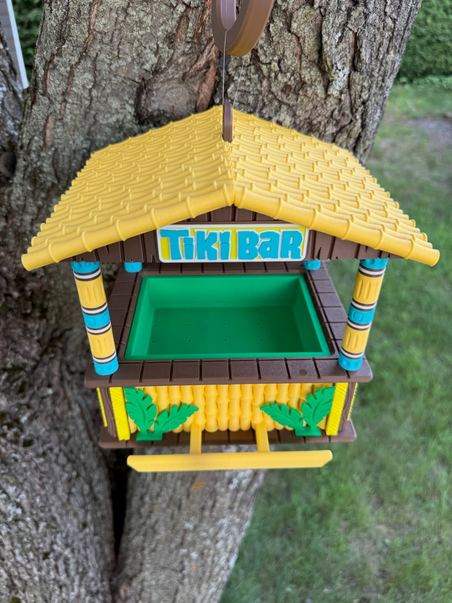 Tiki Bar Bird Feeder – Tropical vibes for your yard