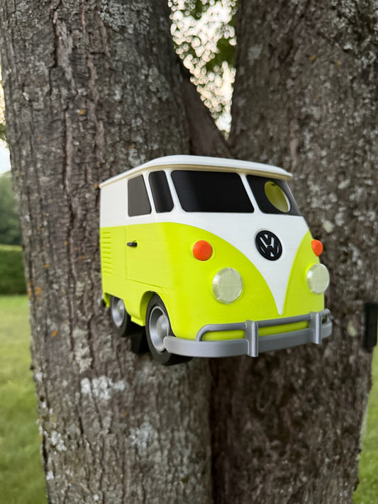 Retro Bus Birdhouse – A Road‑Trip Retreat for Feathered Friends