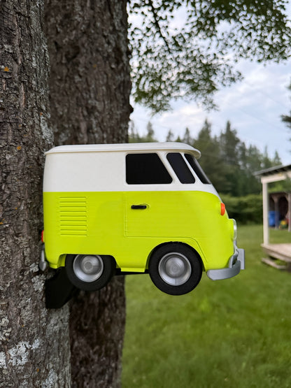 Retro Bus Birdhouse – A Road‑Trip Retreat for Feathered Friends