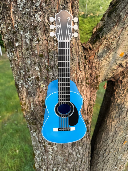 Guitar Birdhouse – A Melody for Your Backyard